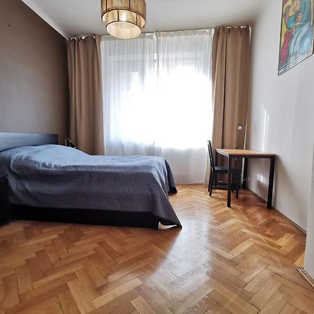 Cozy Spacious Apartment With Balcony Krasków Εξωτερικό φωτογραφία