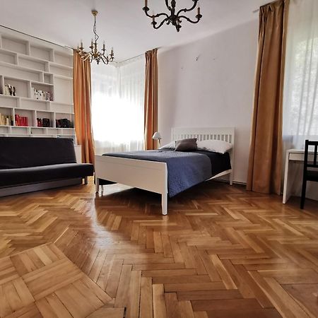 Cozy Spacious Apartment With Balcony Krasków Εξωτερικό φωτογραφία